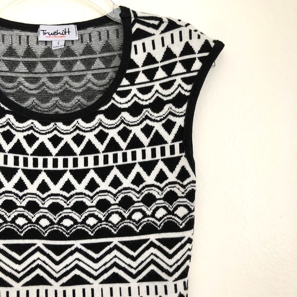 Geometric Dress - Picture 2 of 5